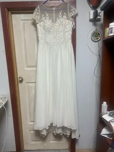 Vestido de novia blanco con encaje La Casa Blanca - miniatura 5