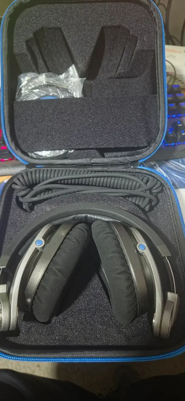 Auriculares DJ Sennheiser HD8 con estuche - 1