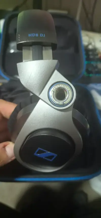 Auriculares DJ Sennheiser HD8 con estuche - miniatura 2