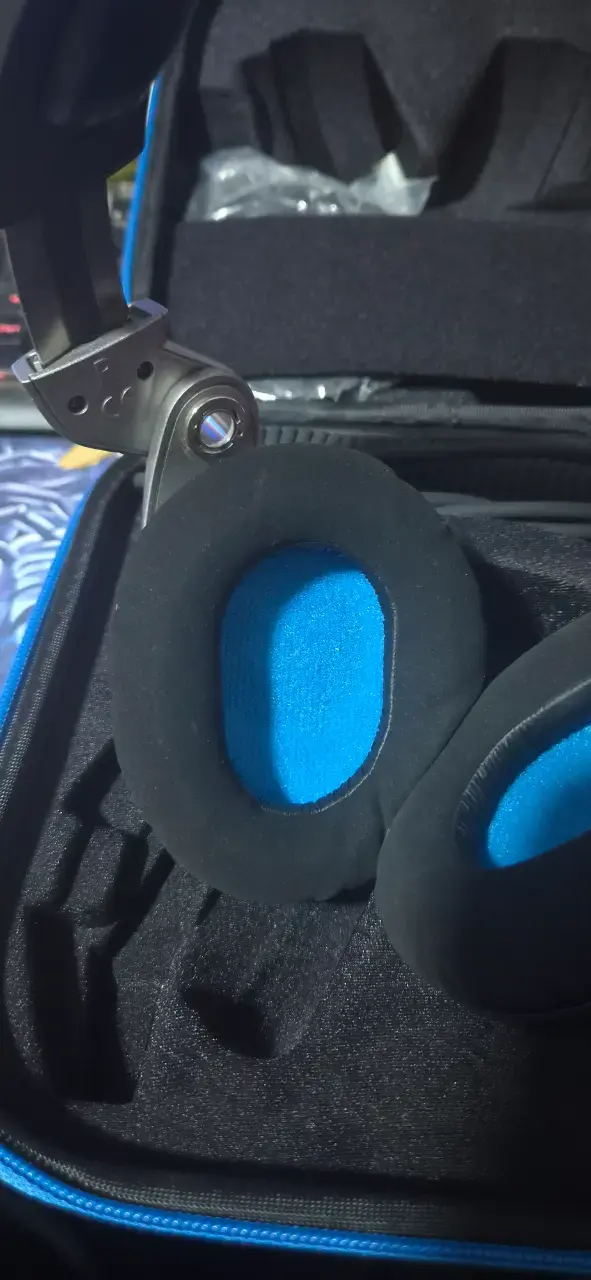 Auriculares DJ Sennheiser HD8 con estuche - 4