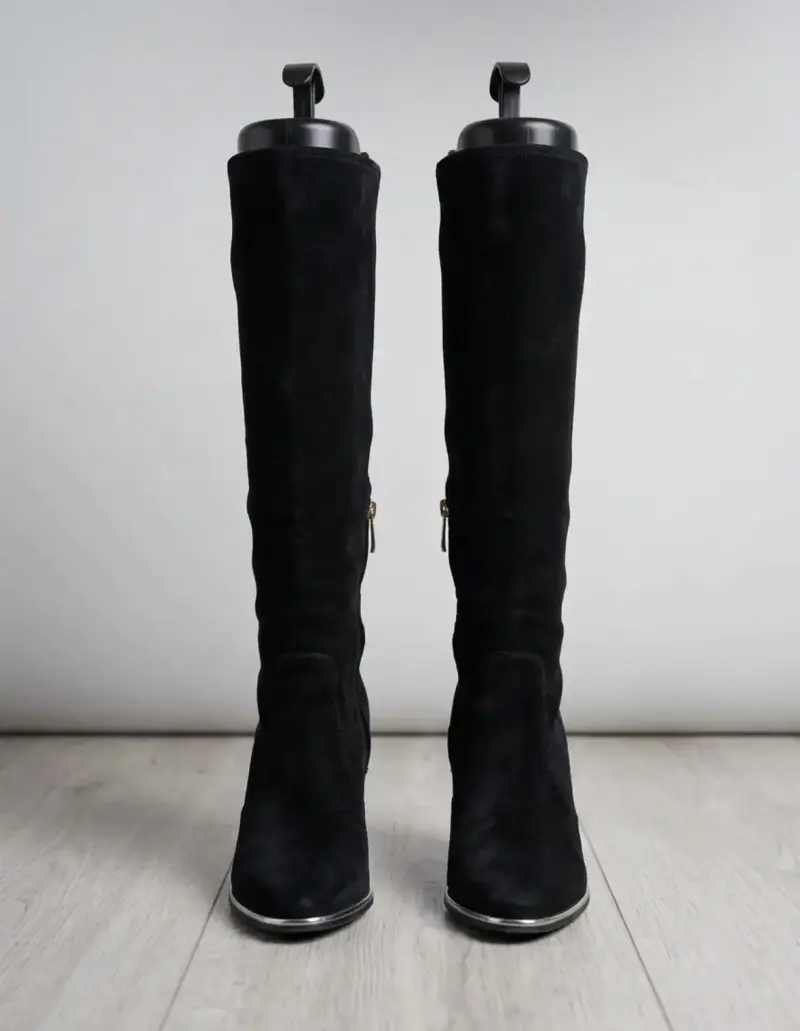 Botas altas de gamuza negra con tacón - 2