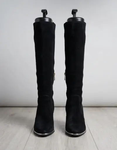 Botas altas de gamuza negra con tacón - miniatura 2