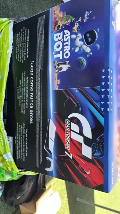 Consola PS5 Sony con Astro Bot y Gran Turismo 7 - miniatura 1