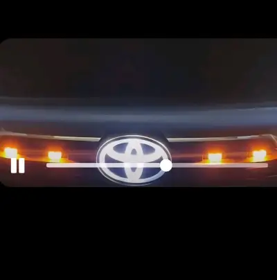 Emblema LED para parrilla Toyota con luces - miniatura 2