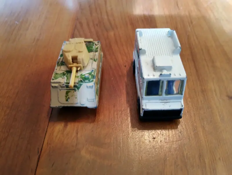2 vehículos Hot Wheels de los años 1980 - 1