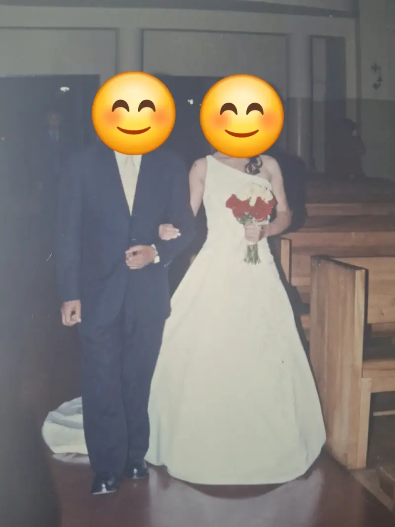 Vestido de novia marfil con cola larga - 1