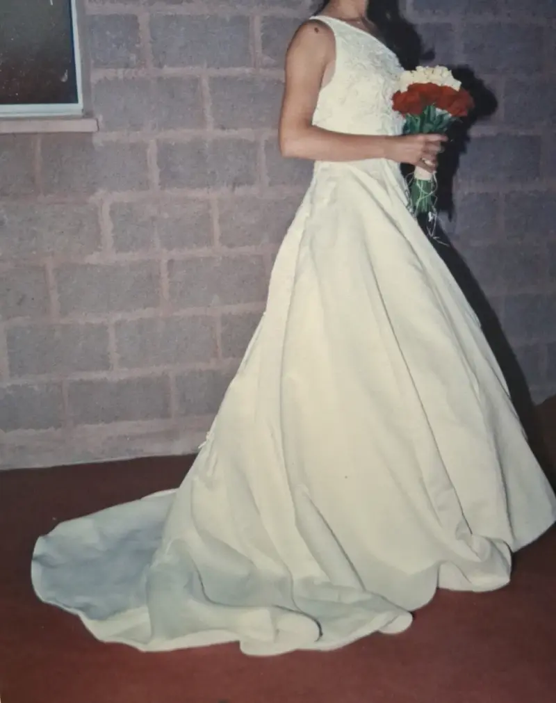 Vestido de novia marfil con cola larga - 4