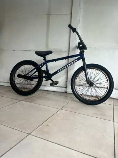 Bicicleta BMX Oxford azul en buen estado - miniatura 3