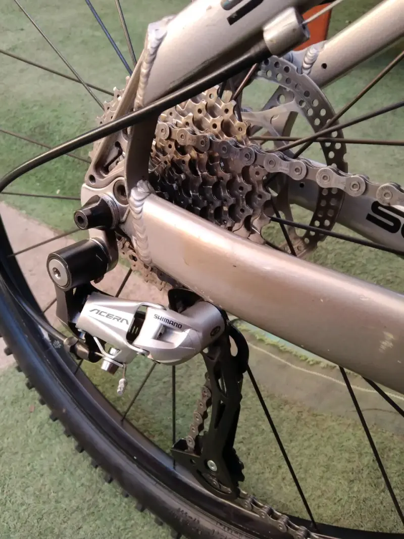 Bicicleta de montaña Scott con suspensión RockShox - 4