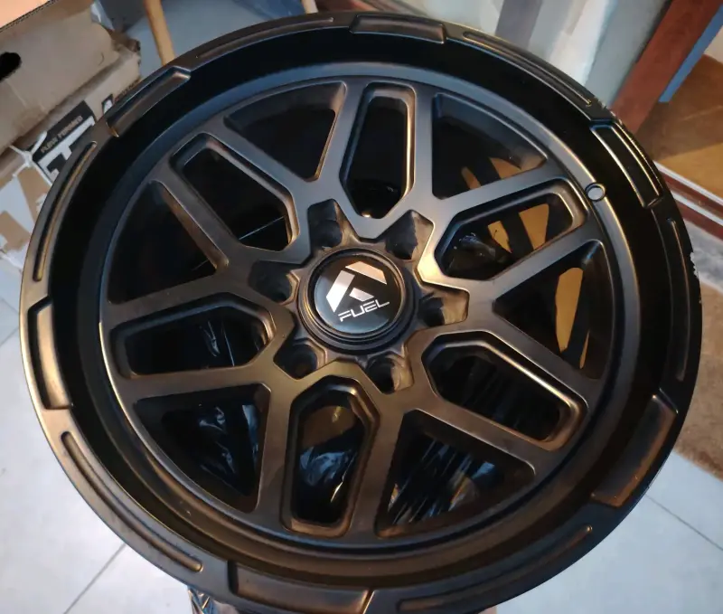 Llantas aro 17x8.5 – PCD 6x139 - 4