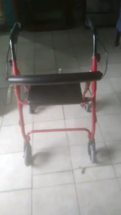 Andador para adulto con asiento plegable - miniatura 1