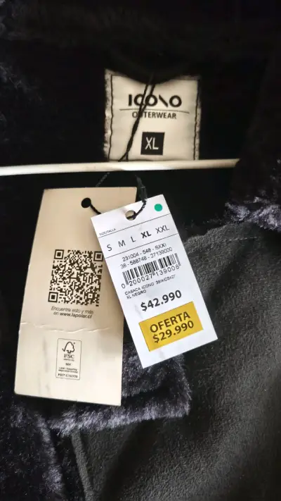 Chaqueta negra con cuello de piel sintética - miniatura 2