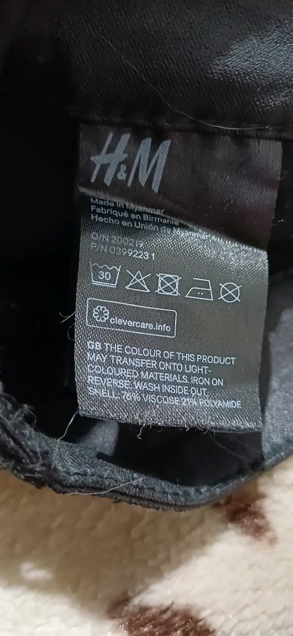 Pantalones ajustados negros H&M para mujer - 4