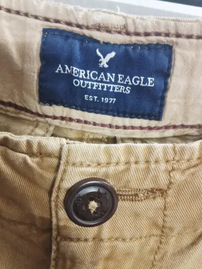 Shorts cargo beige American Eagle para hombre - miniatura 2