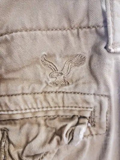 Shorts cargo beige American Eagle para hombre - miniatura 3