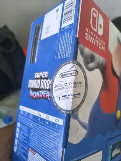 Nintendo Switch con Super Mario Bros Wonder - miniatura 2