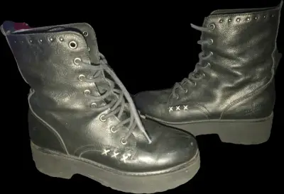 Botas de cuero negras con cordones - miniatura 1