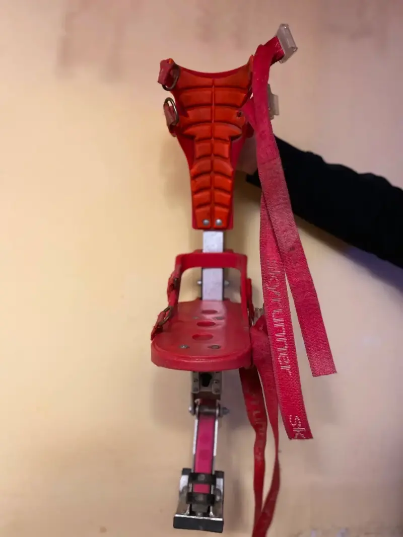 Zancos de salto Skyrunner rojos - 3
