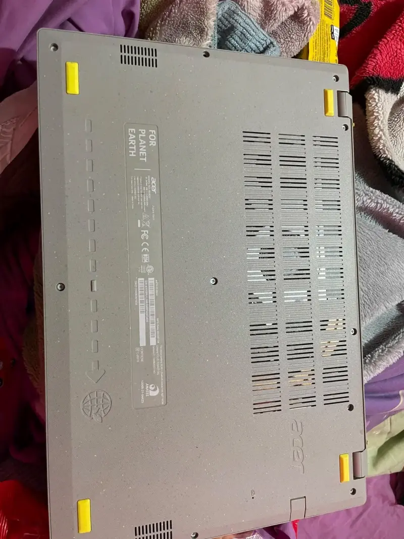Laptop Acer Aspire AV15-52 con Intel i5 y 12GB RAM - 2