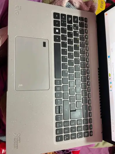 Laptop Acer Aspire AV15-52 con Intel i5 y 12GB RAM - miniatura 4