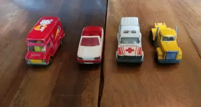 Set de 4 autos Majorette años 80 y 90 - miniatura 1