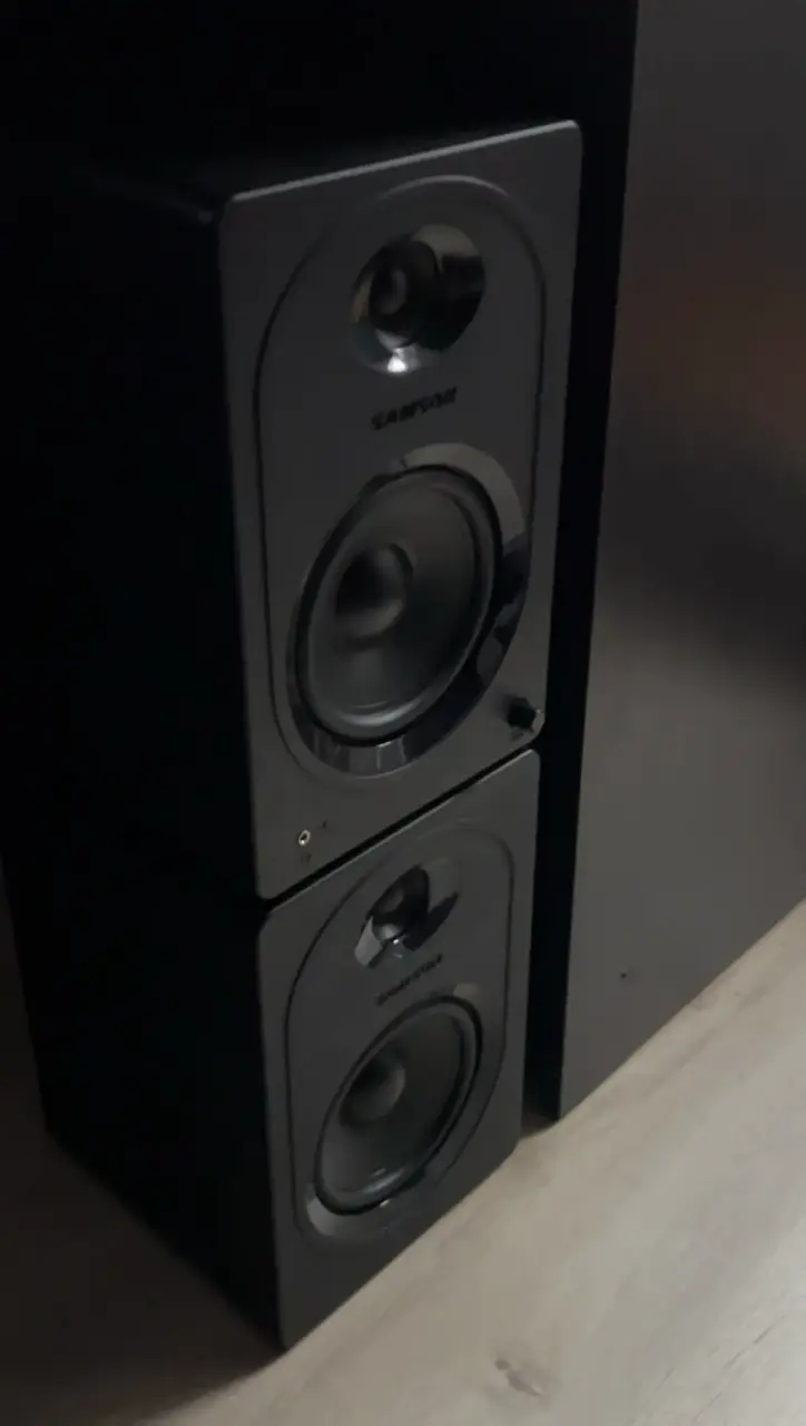 Parlantes de estudio Samson mediaone m50 - 3