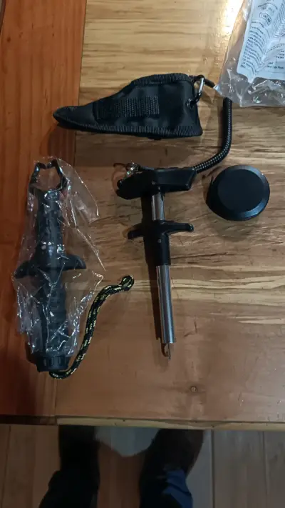 Kit de pesca con señuelos y anzuelos variados - miniatura 1