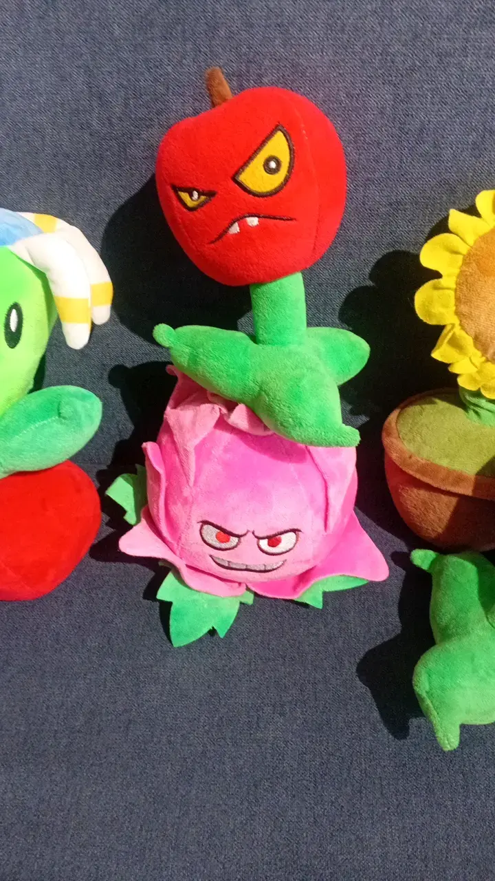 Set de Peluches Plantas vs Zombies - 3