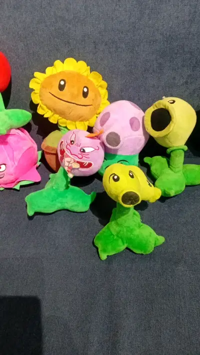 Set de Peluches Plantas vs Zombies - miniatura 4