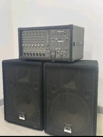 Sistema de sonido Phonic 740R con parlantes Wharfedale - miniatura 1