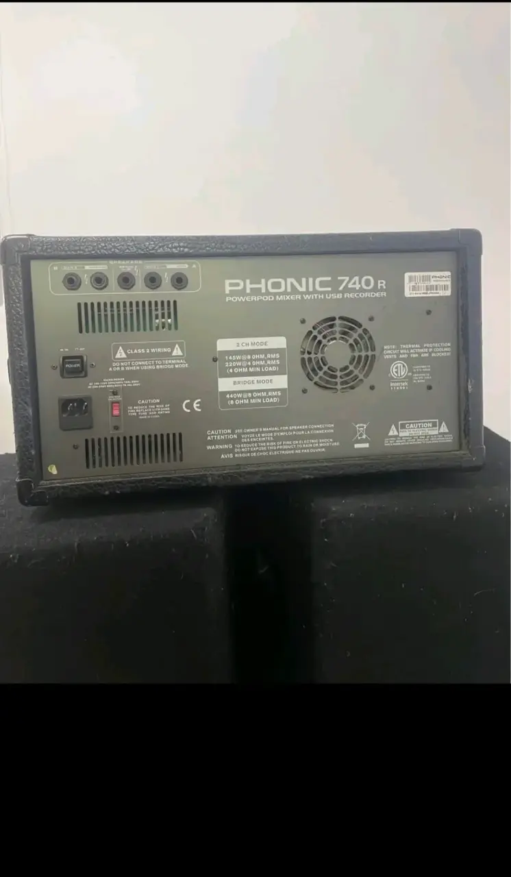 Sistema de sonido Phonic 740R con parlantes Wharfedale - 3