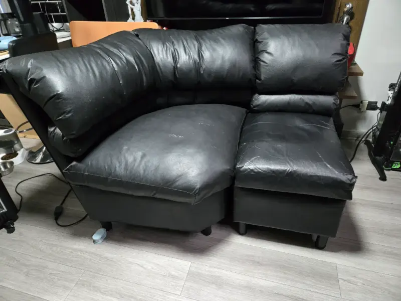 Sofá de cuero negro, modular, con desgaste - 2