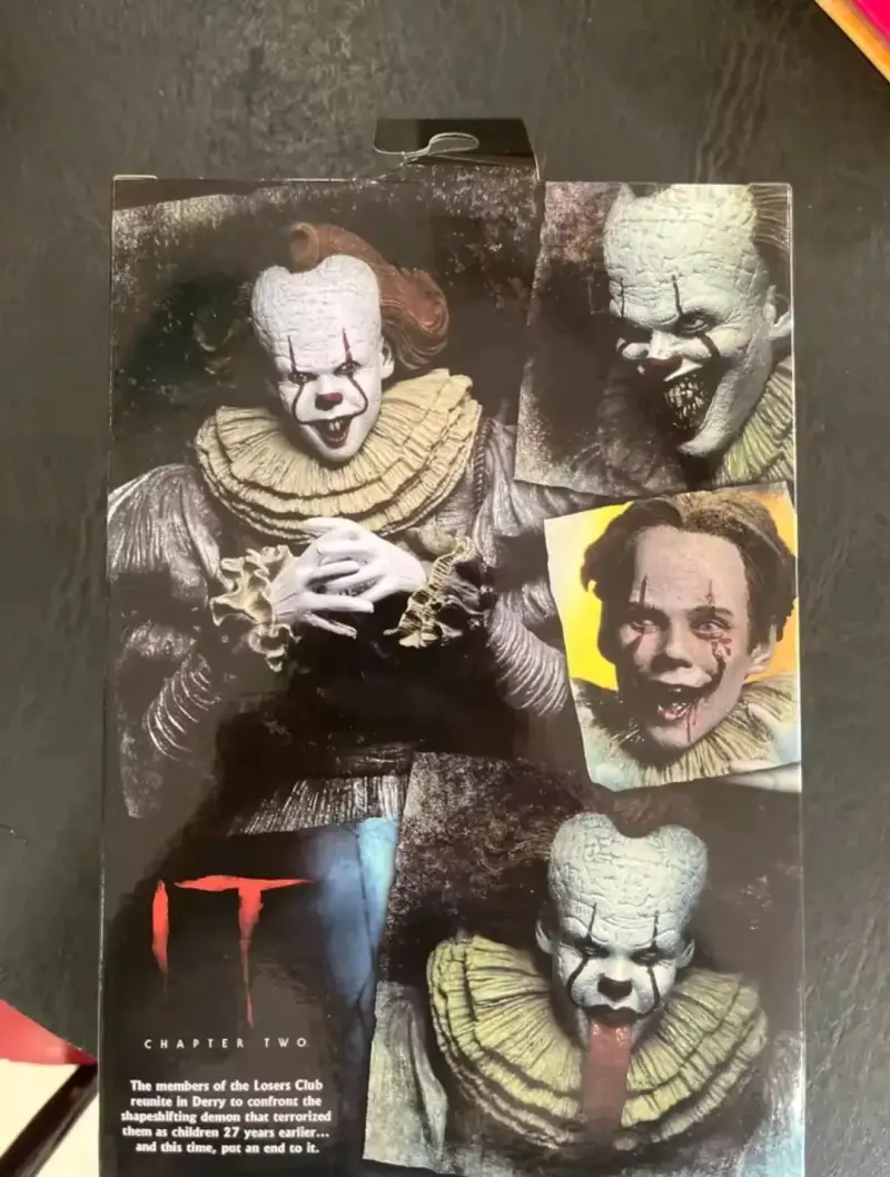 Figura de acción Pennywise de It con accesorios - 2