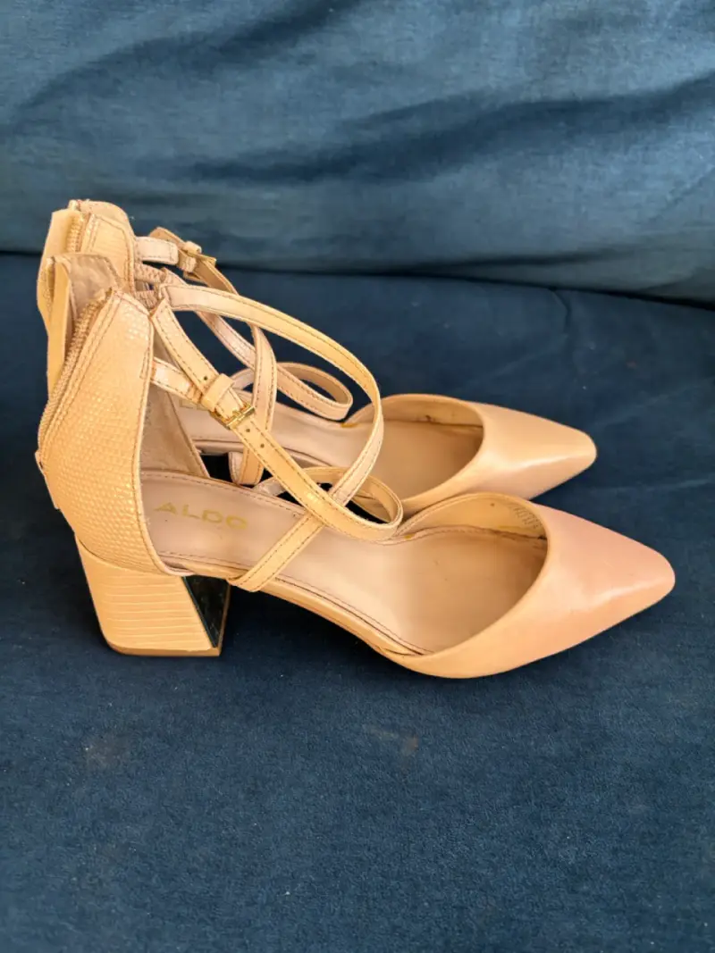 Zapatos de tacón medio nude Aldo con tiras - 2