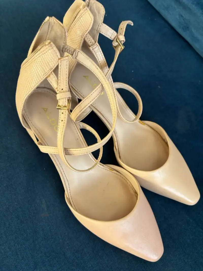 Zapatos de tacón medio nude Aldo con tiras - 4