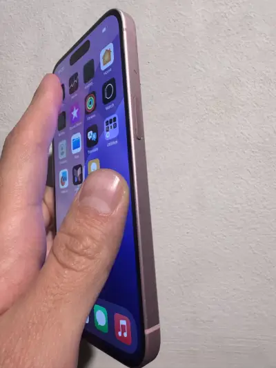 IPHONE 15 ROSADO 128GB - miniatura 3