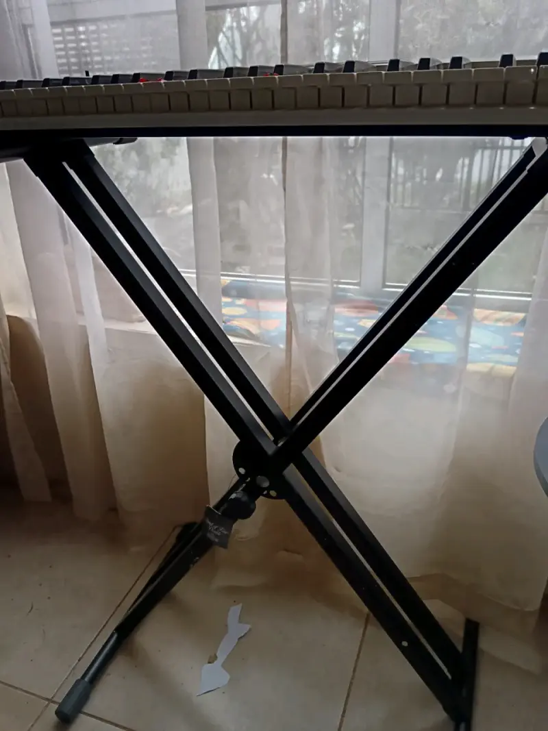 Soporte ajustable para teclado musical - 1