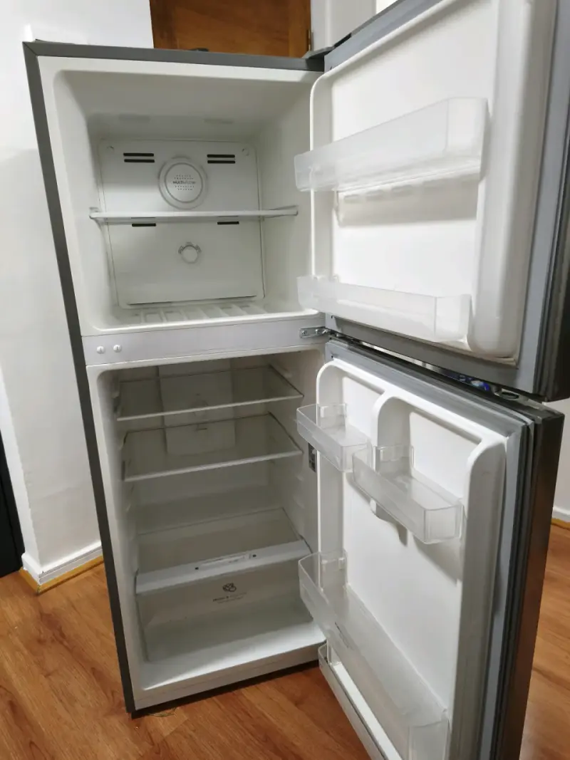 Refrigerador Mademsa de dos puertas en acero inoxidable - 2