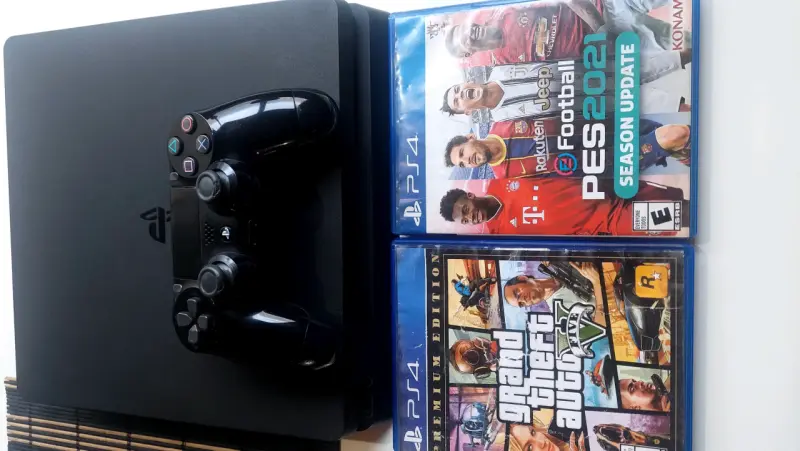 Consola PS4 con juegos PES 2021 y GTA V - 1