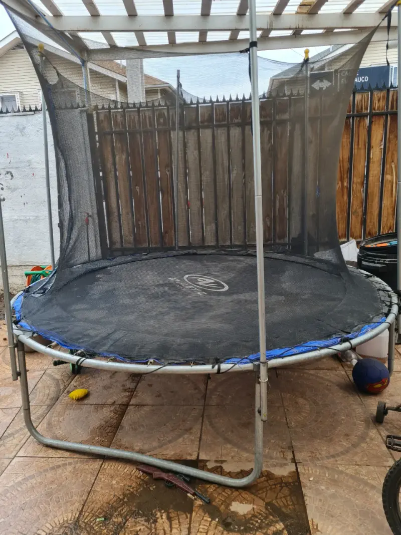 Cama elástica con red de seguridad para niños - 2