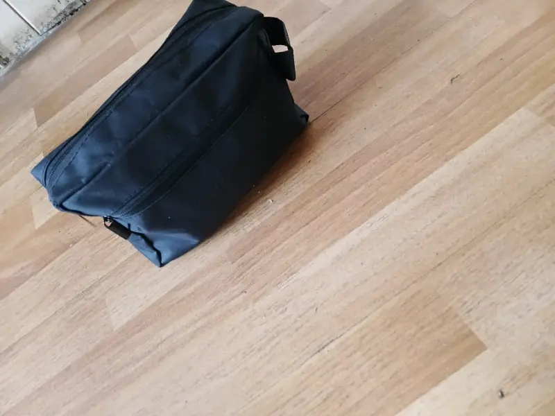 Neceser negro de viaje con cierre - 2