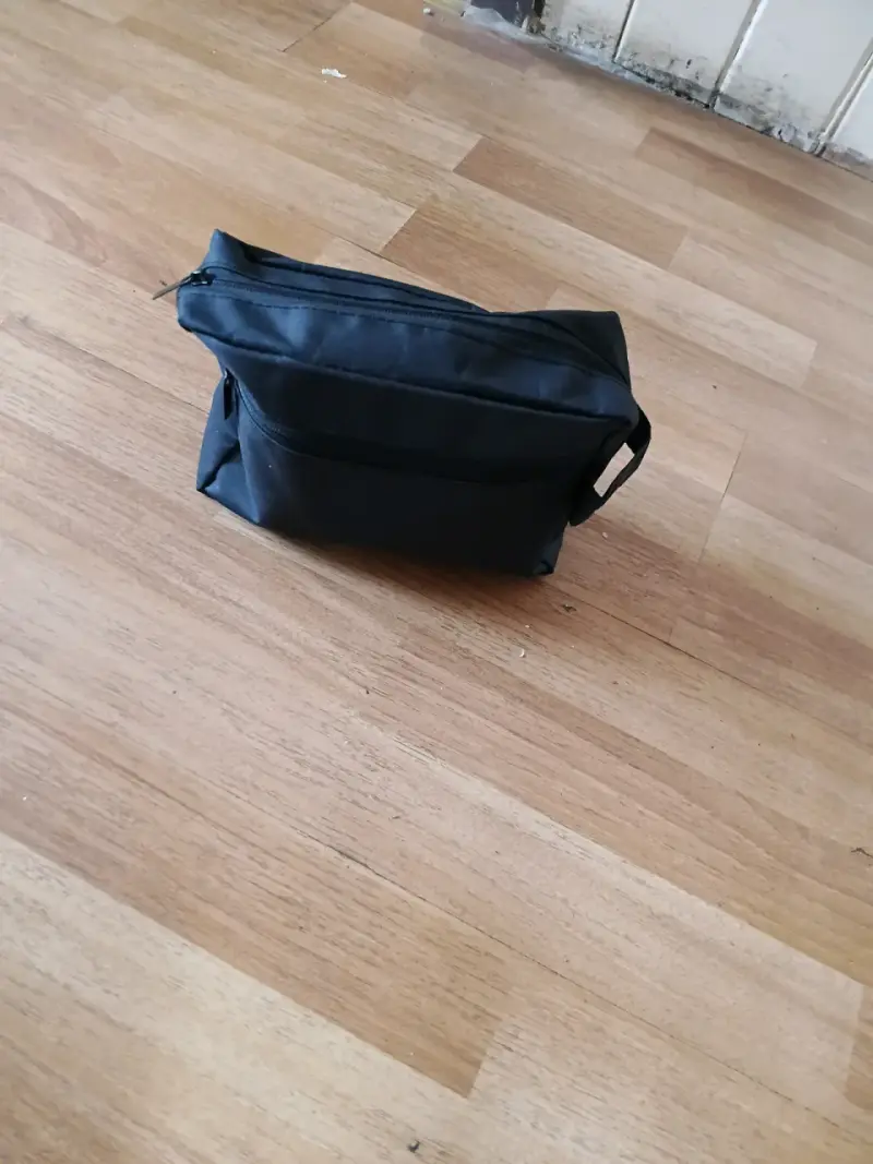 Neceser negro de viaje con cierre - 3