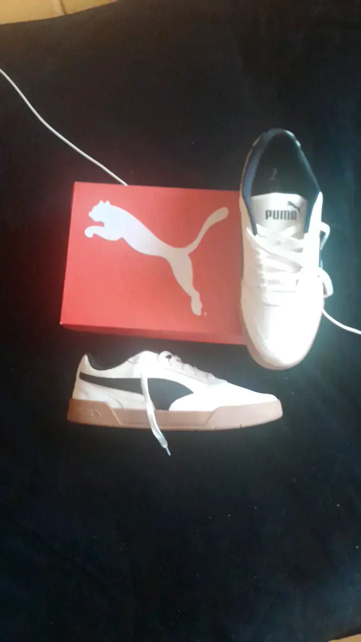 Zapatillas deportivas Puma blancas con suela de goma - 3