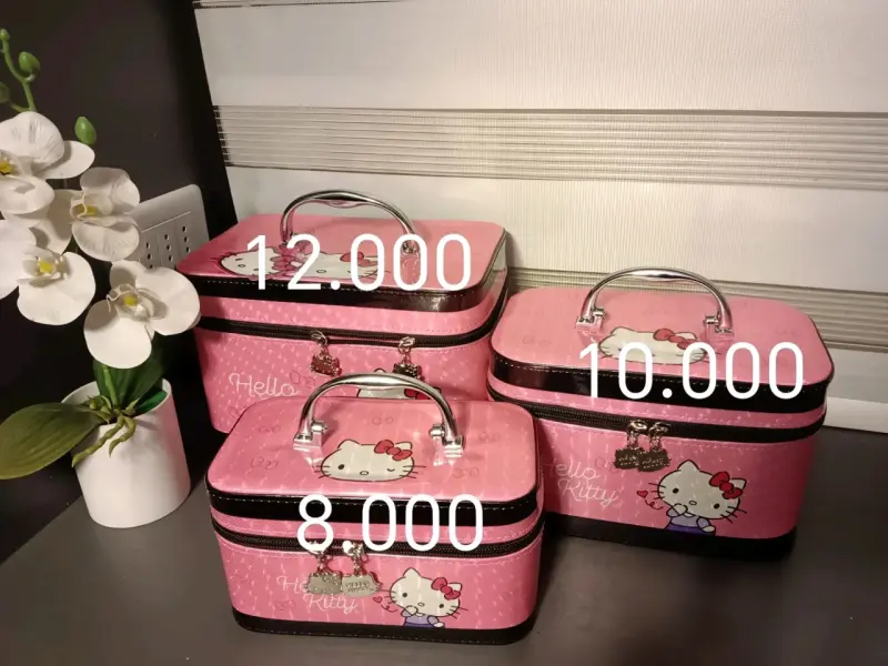 Bolso Minnie Mouse negro con detalles dorados - 2
