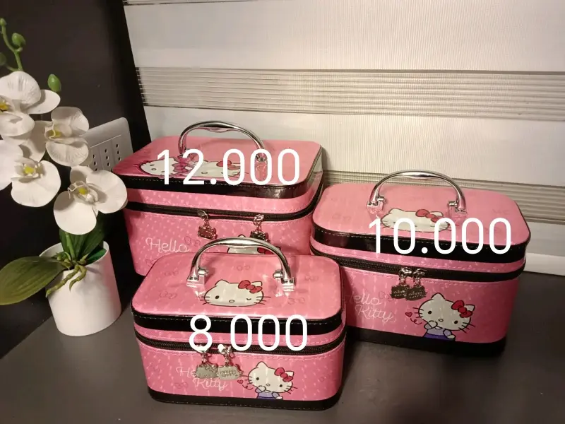 Bolso Minnie Mouse negro con detalles dorados - 3