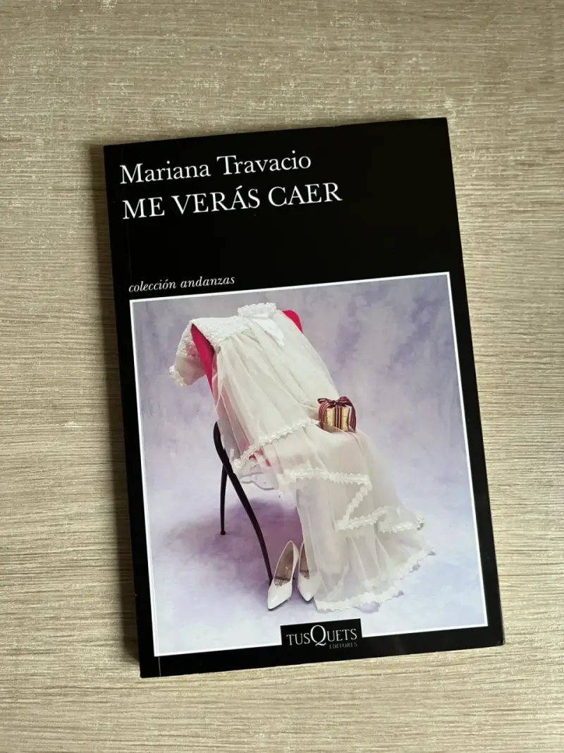 Libro 'Me Verás Caer' de Mariana Travacio - 1