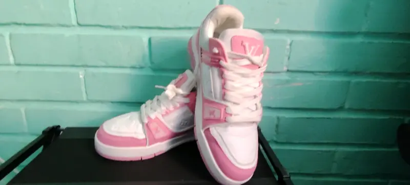 Zapatillas rosadas con blanco louis vuitton - 4