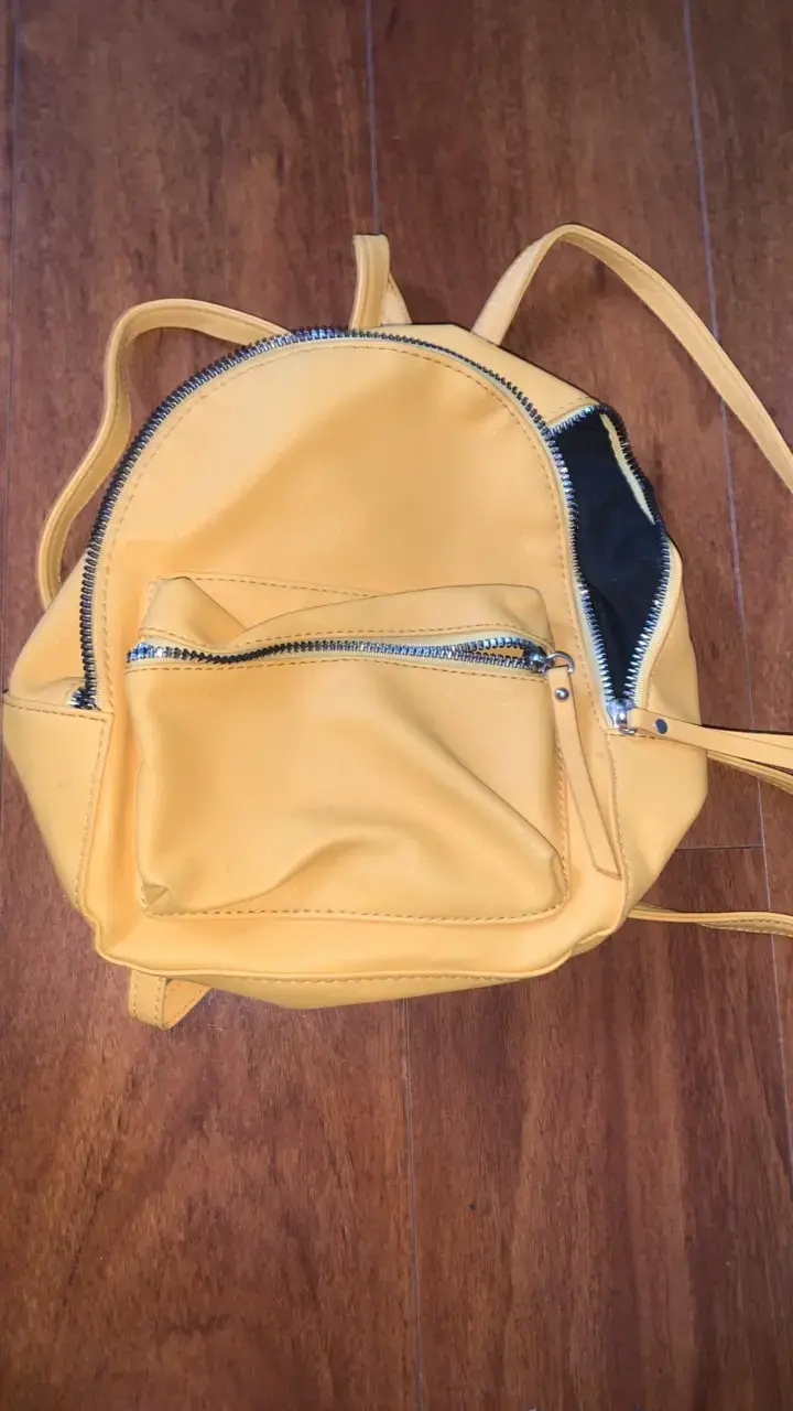 Mochila amarillo mostaza - 1