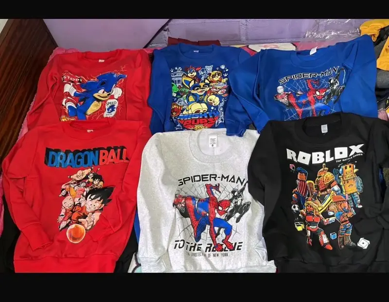 Poleras y polerones estampados de personajes animados - 3