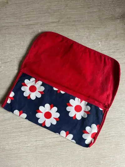 Estuche de tela con diseño floral - miniatura 2